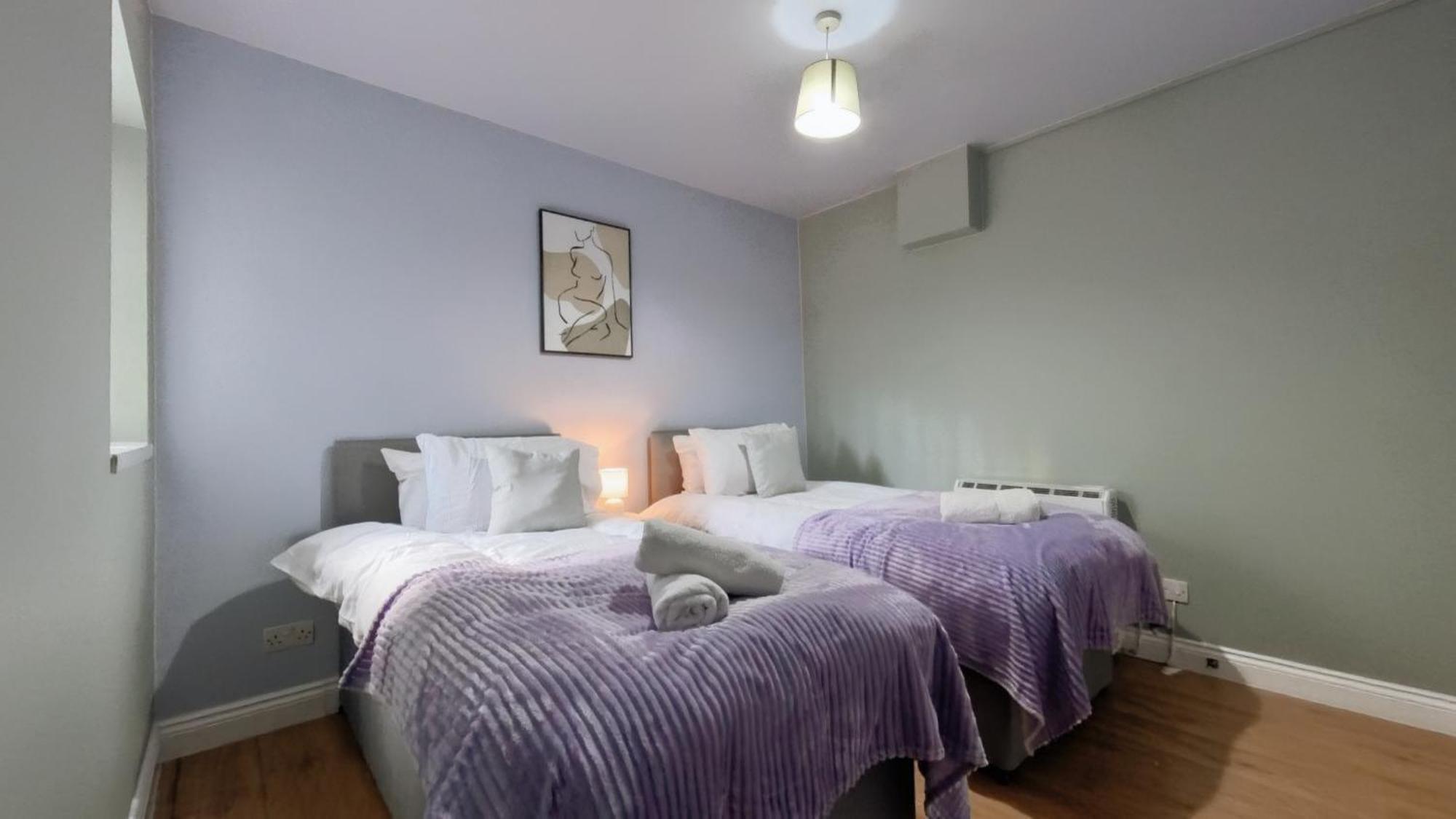 Group Bookings: Up To 30 Guests Across 5 Spacious Flats! Keyless Access Free Wifi & Parking 버밍엄 외부 사진