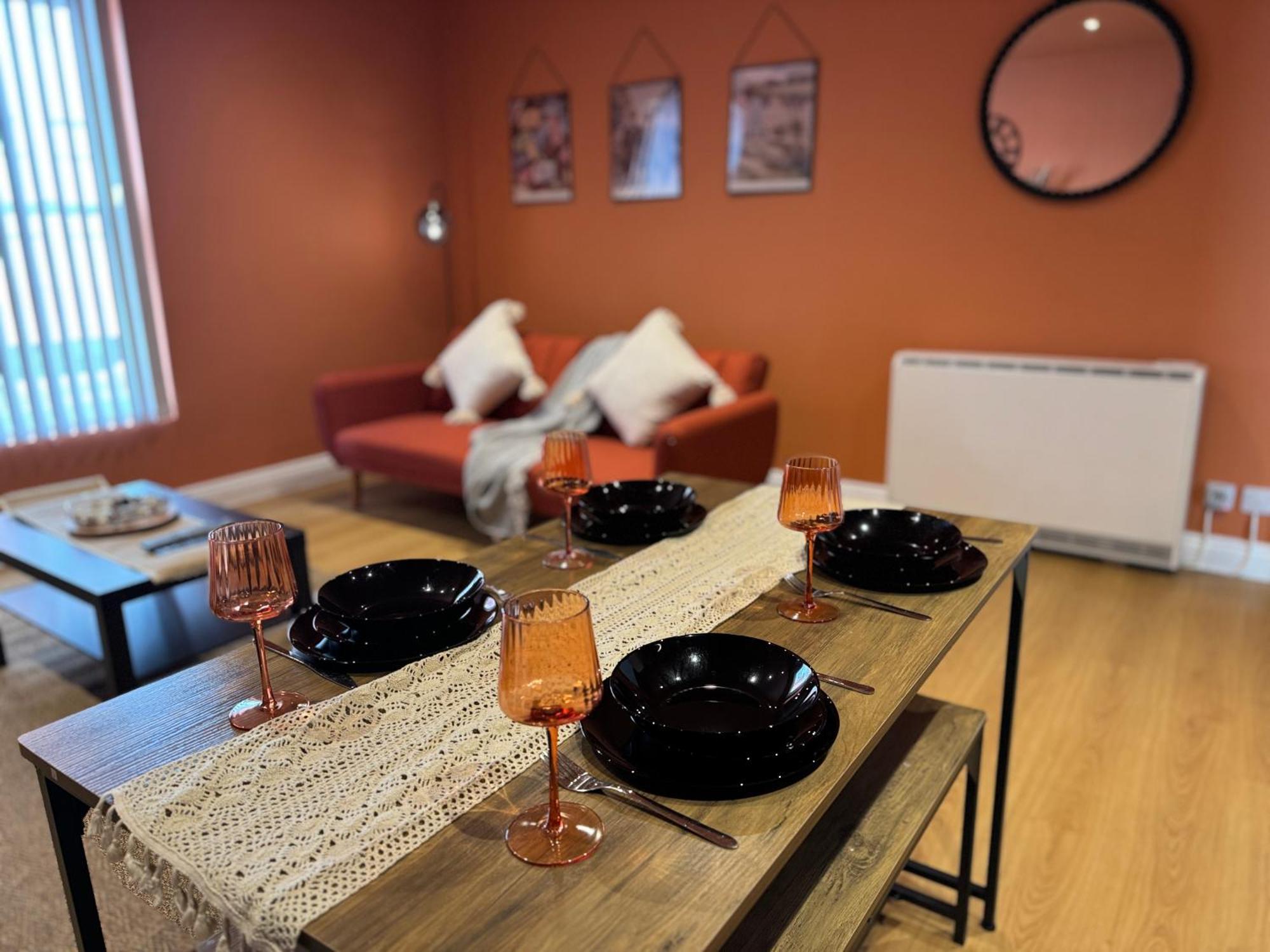 Group Bookings: Up To 30 Guests Across 5 Spacious Flats! Keyless Access Free Wifi & Parking 버밍엄 외부 사진