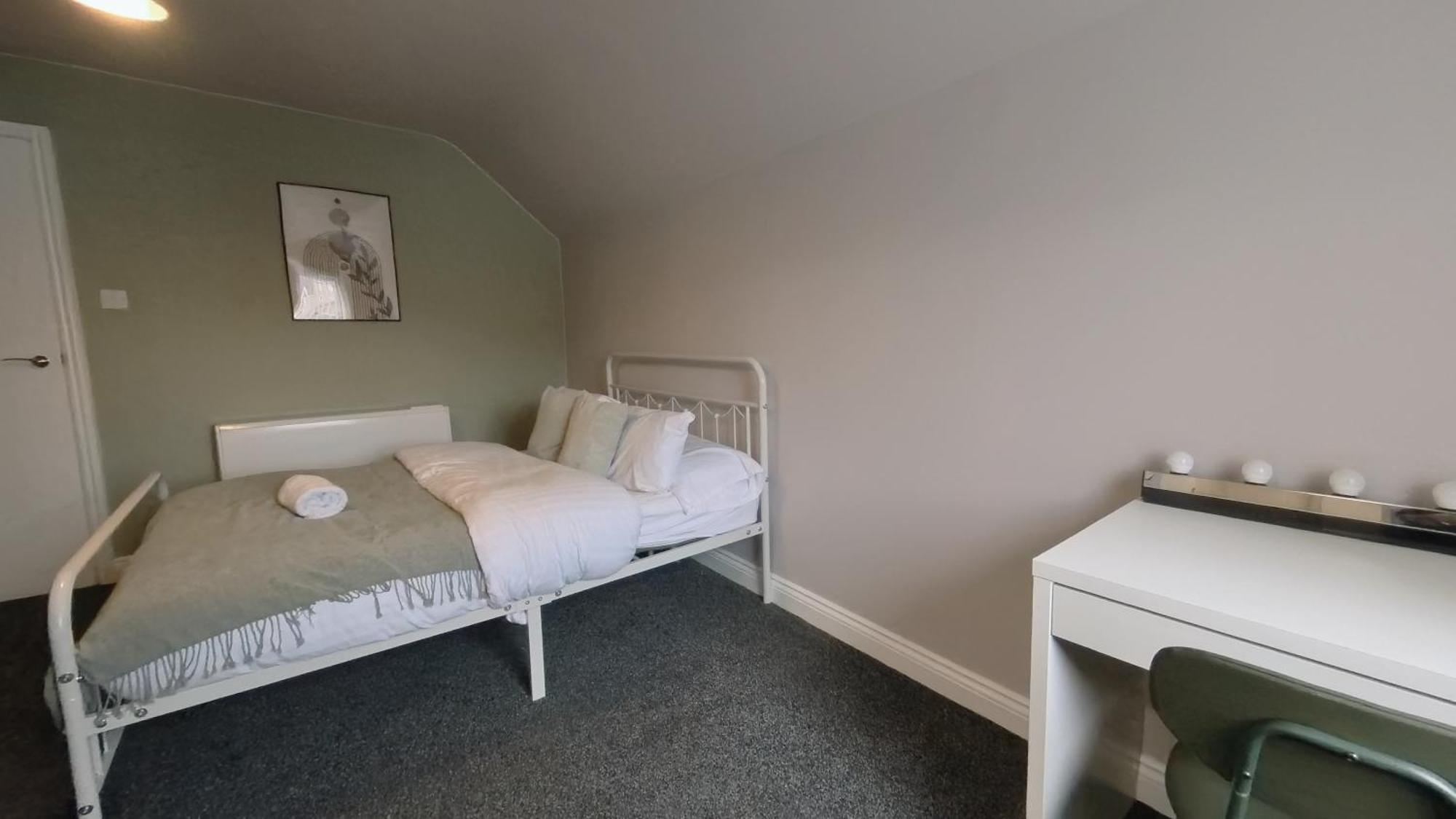 Group Bookings: Up To 30 Guests Across 5 Spacious Flats! Keyless Access Free Wifi & Parking 버밍엄 외부 사진