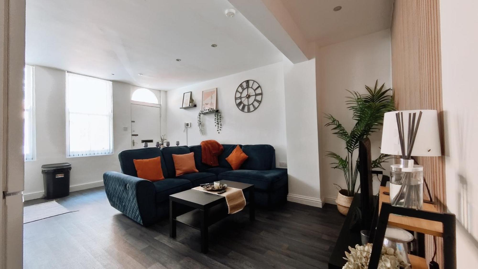 Group Bookings: Up To 30 Guests Across 5 Spacious Flats! Keyless Access Free Wifi & Parking 버밍엄 외부 사진