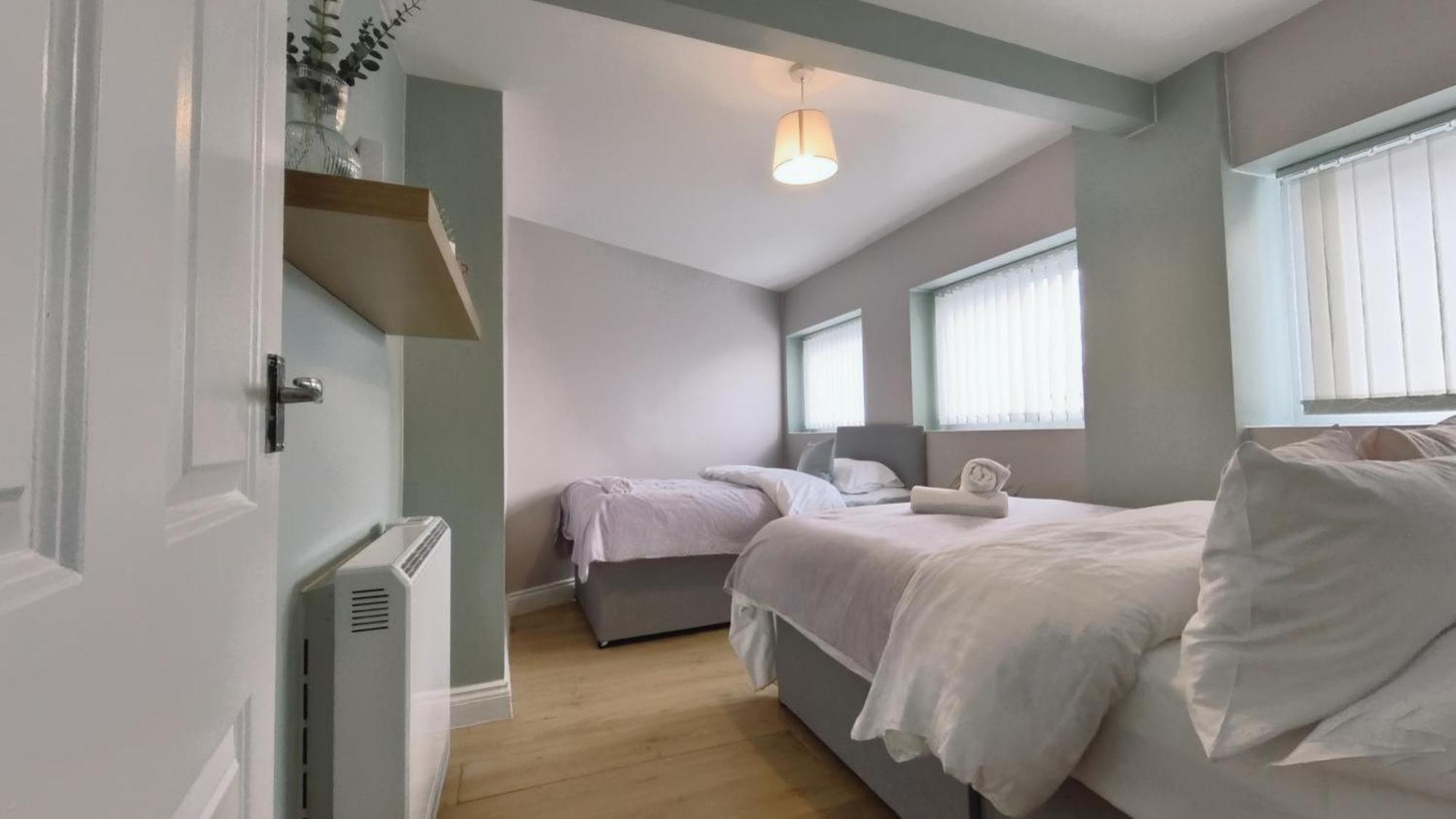 Group Bookings: Up To 30 Guests Across 5 Spacious Flats! Keyless Access Free Wifi & Parking 버밍엄 외부 사진