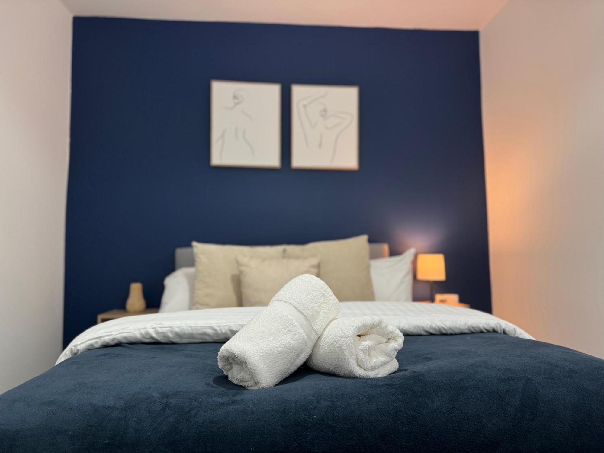 Group Bookings: Up To 30 Guests Across 5 Spacious Flats! Keyless Access Free Wifi & Parking 버밍엄 외부 사진