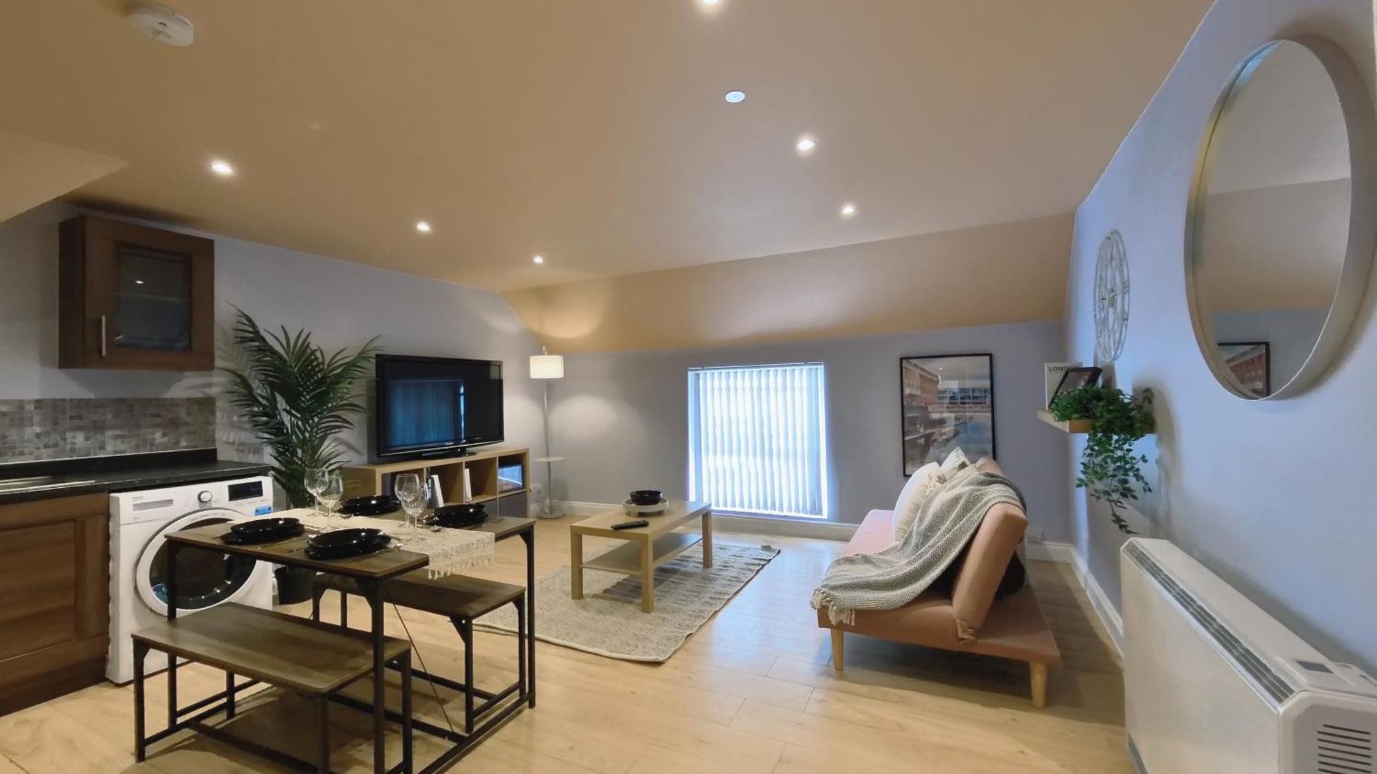 Group Bookings: Up To 30 Guests Across 5 Spacious Flats! Keyless Access Free Wifi & Parking 버밍엄 외부 사진