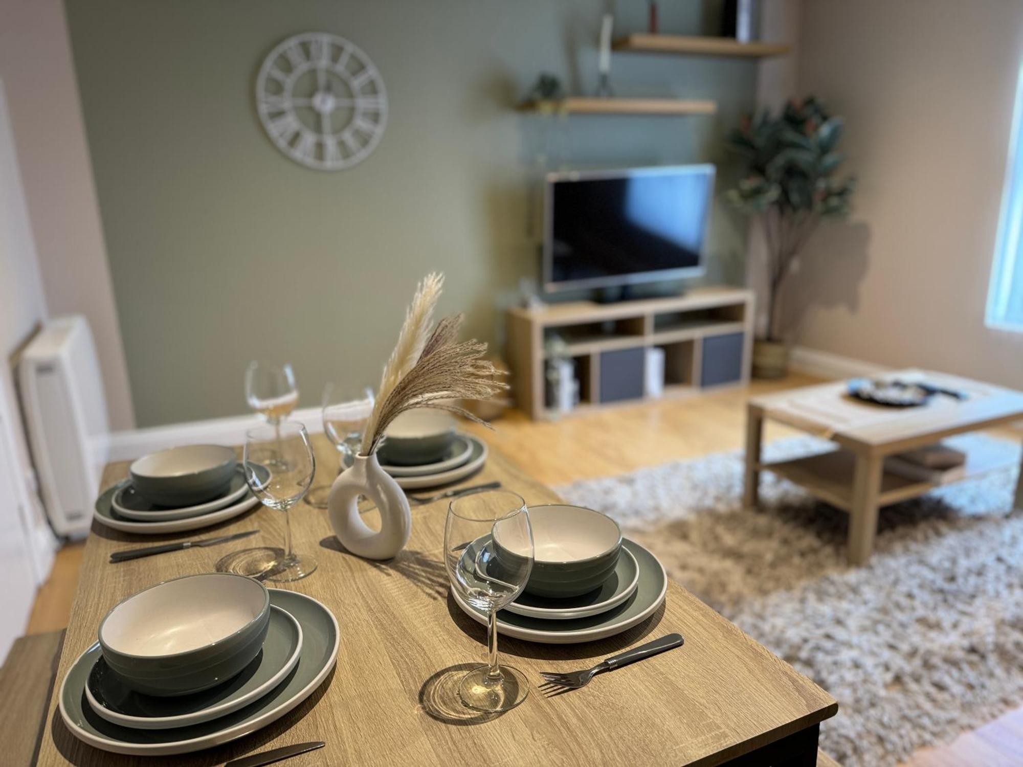 Group Bookings: Up To 30 Guests Across 5 Spacious Flats! Keyless Access Free Wifi & Parking 버밍엄 외부 사진