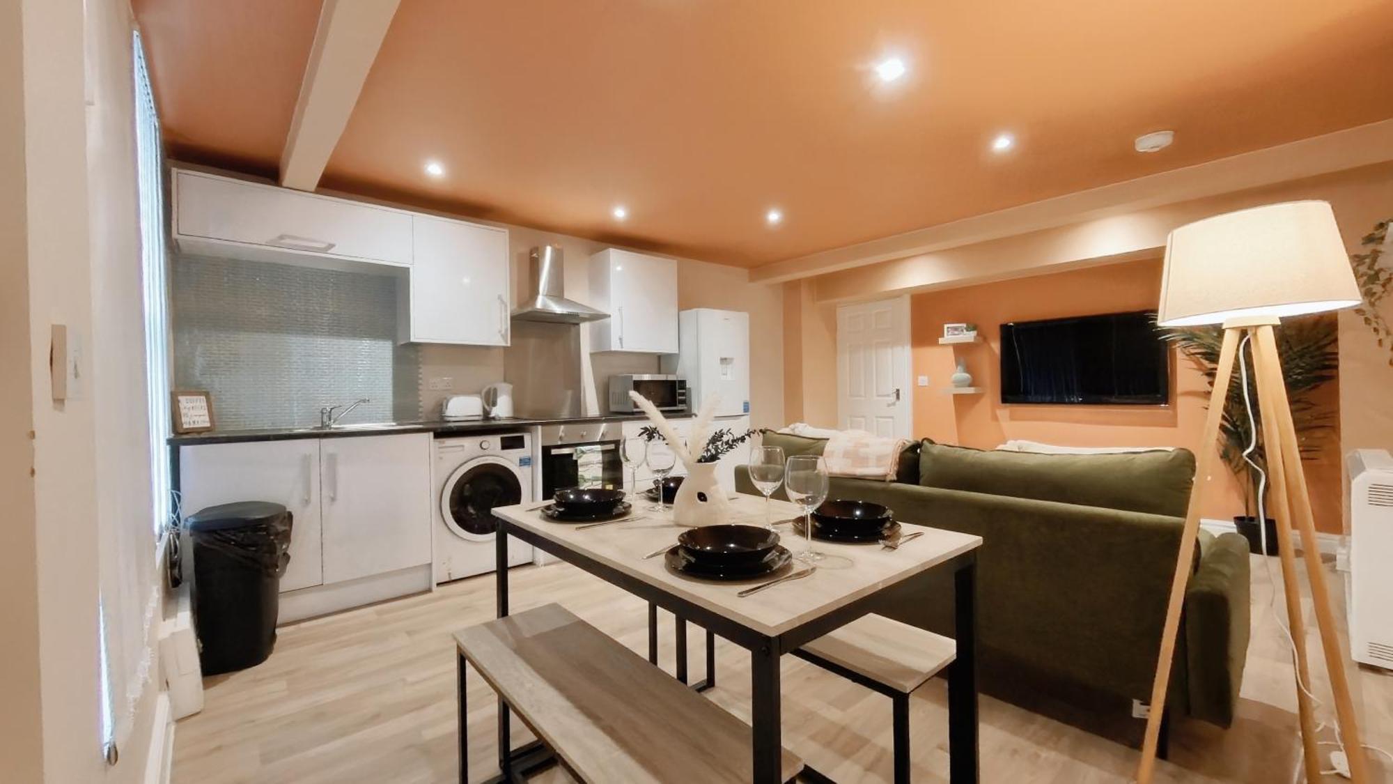 Group Bookings: Up To 30 Guests Across 5 Spacious Flats! Keyless Access Free Wifi & Parking 버밍엄 외부 사진