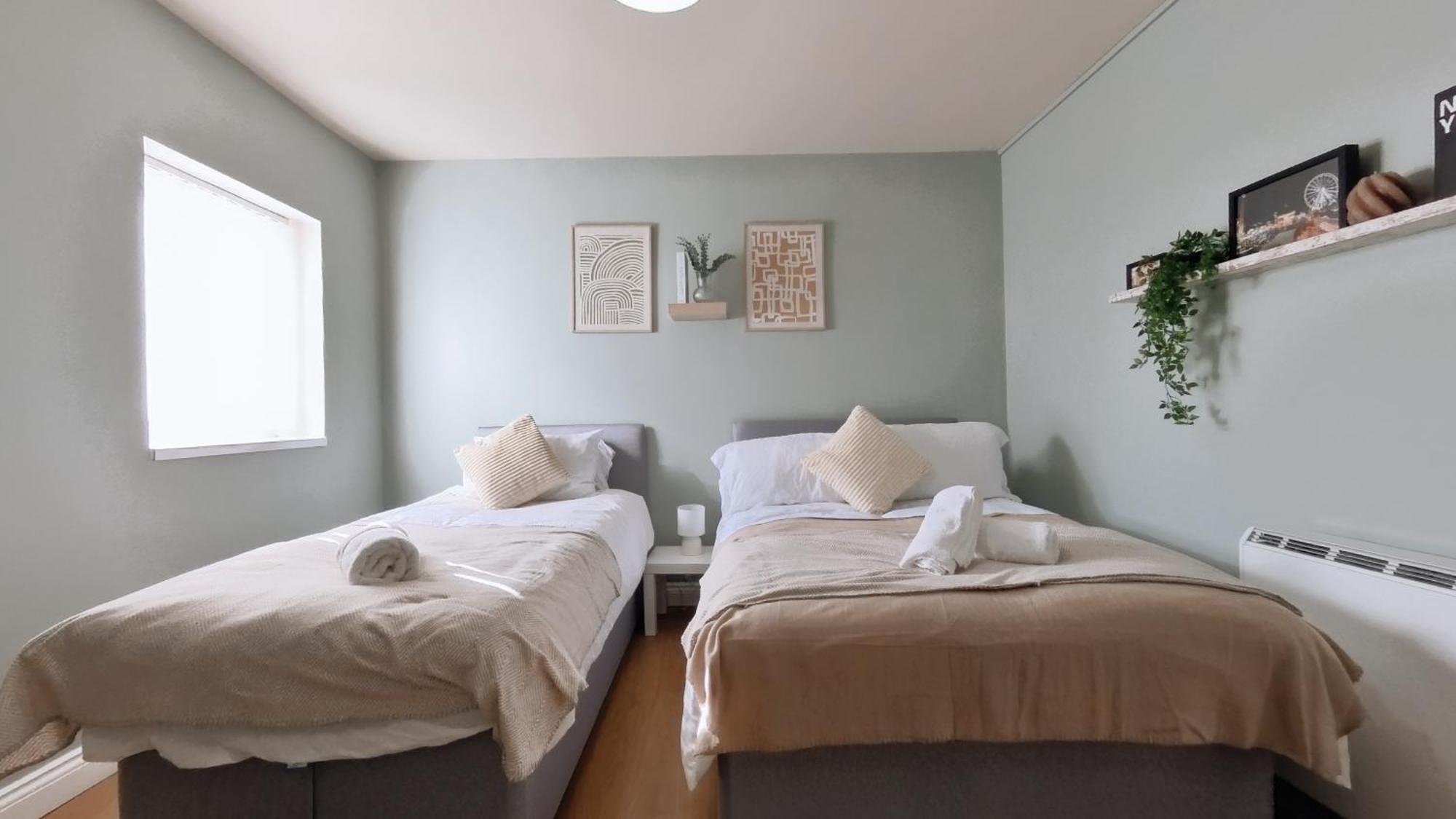 Group Bookings: Up To 30 Guests Across 5 Spacious Flats! Keyless Access Free Wifi & Parking 버밍엄 외부 사진